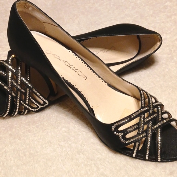 CAPARROS EVENING PUMPS - Picture 5 of 5